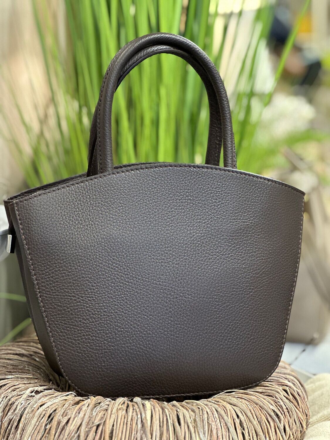 Handtasche schlicht mit Griff, dunkelbraun Handtasche schlicht mit Griff, dunkelbraun