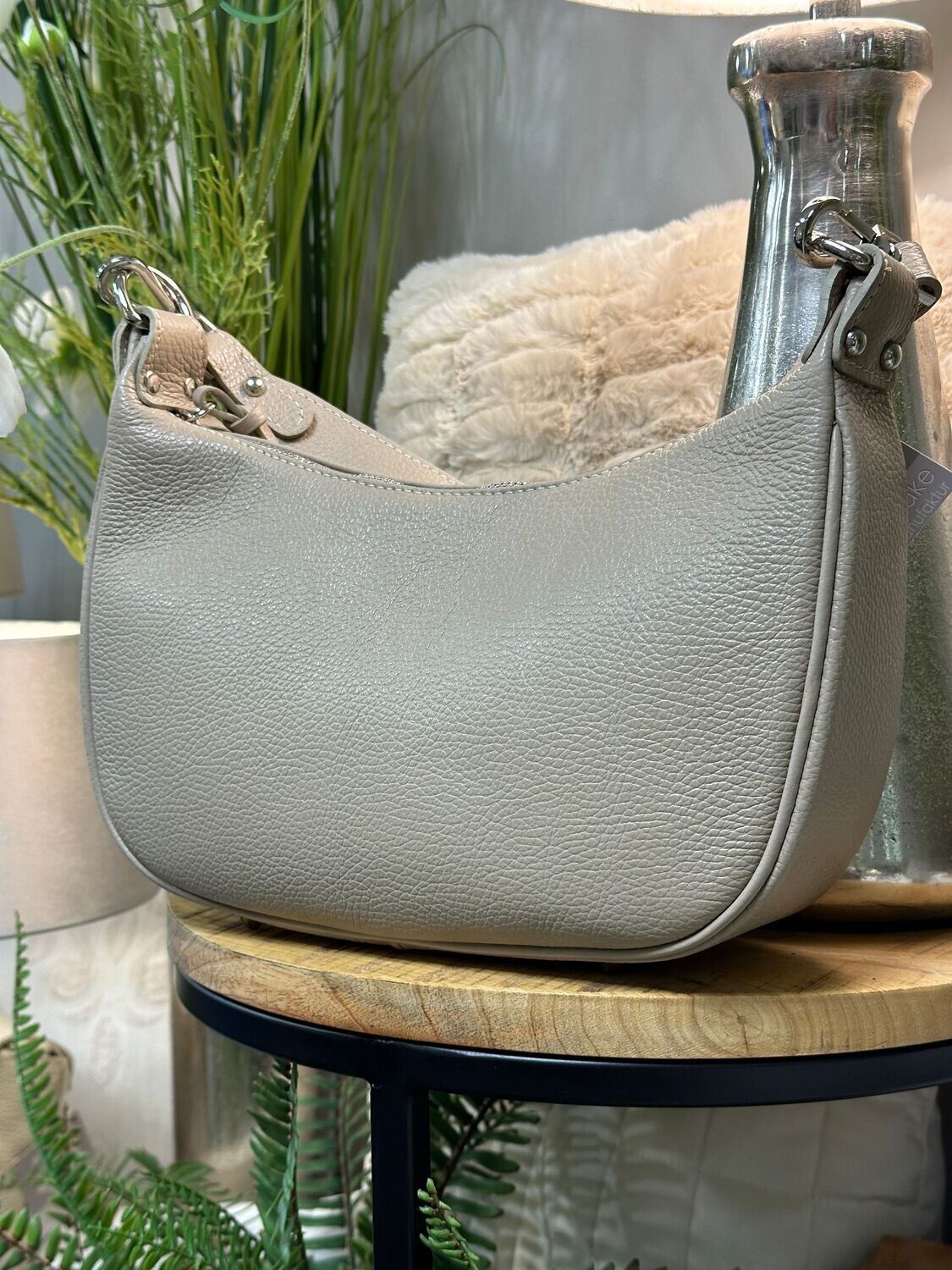 Kleine Schultertasche, milchkaffee