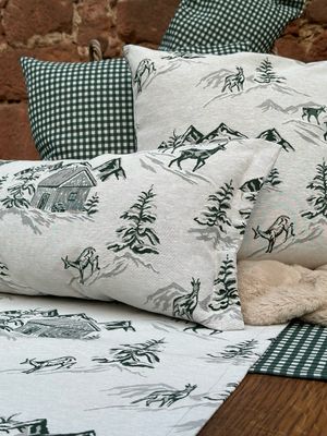 Kissenhülle ‚St.Moritz‘ grün 30x60 mit Kante Kissenhülle ‚St.Moritz‘ grün 30x60 mit Kante