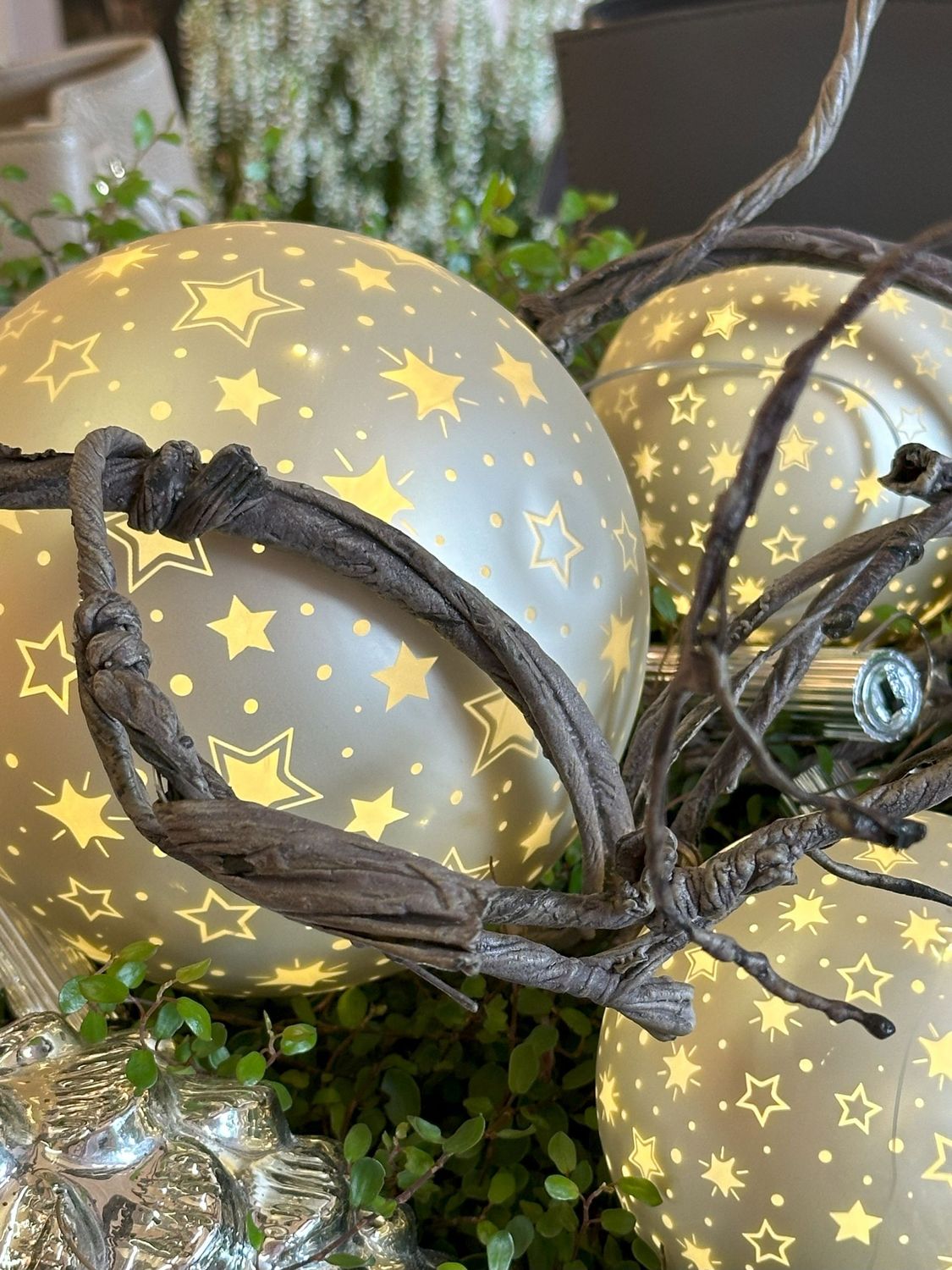 LED Glas-Kugelhänger, creme-gold, groß