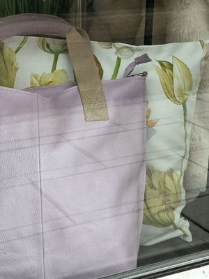 Leder-Shopper, mit Jute/Leder Griff und festem Jute Verlängerungsriemen,  flieder Leder-Shopper, mit Jute/Leder Griff und festem Jute Verlängerungsriemen,  flieder