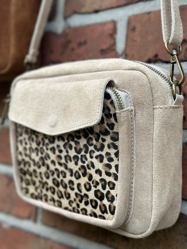Wildleder-Tasche ‚Leo‘, Creme