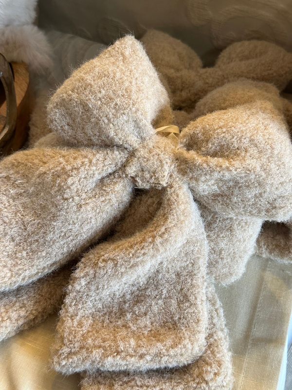 Bouclé-Schleife creme, klein Bouclé-Schleife creme, klein