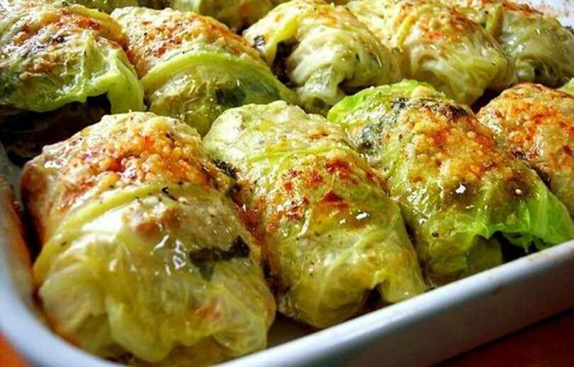 Involtini di verza con salsiccia e fontina