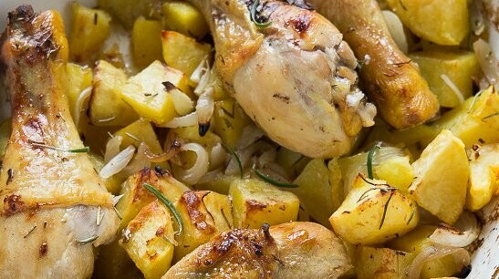 Pollo con patate al forno