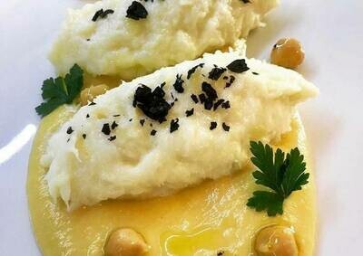Merluzzo su crema di ceci e patate