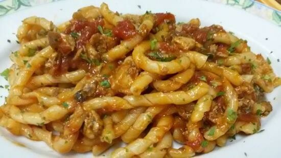 Strozzapreti al pesto rosso