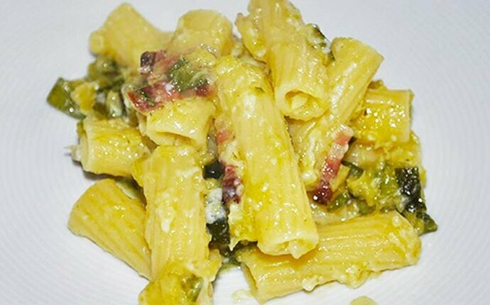 Tortiglioni zucchine e pancetta