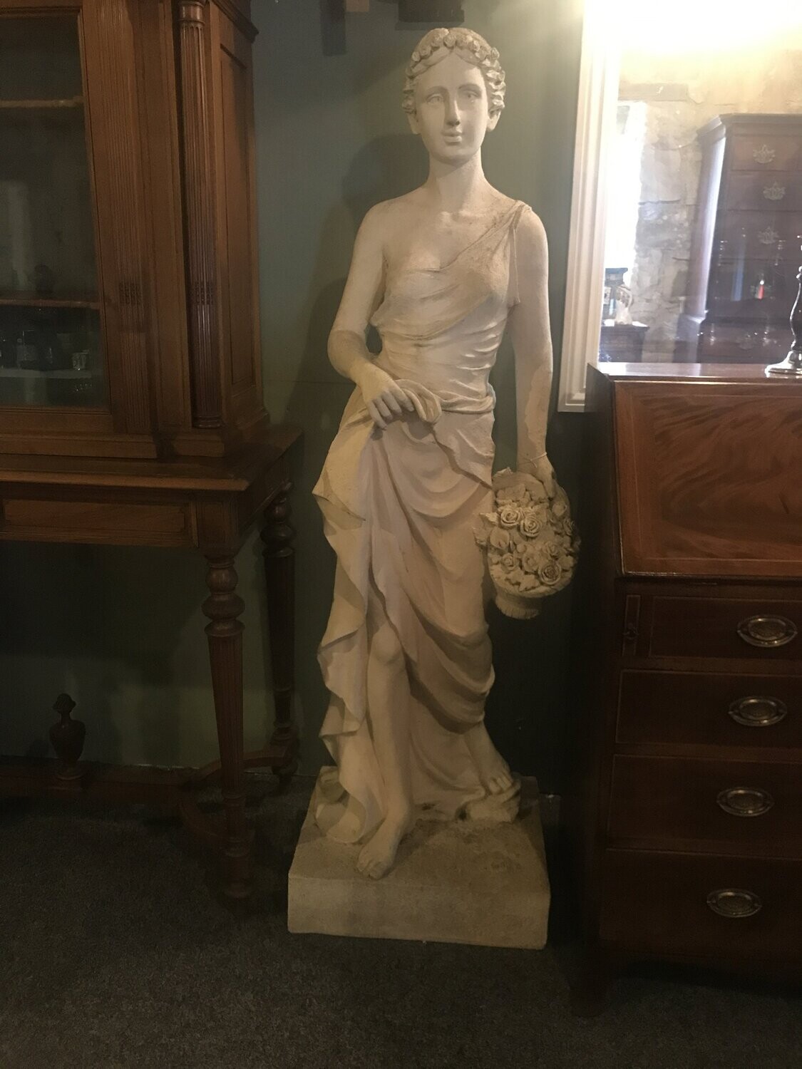 Statue moulded resin