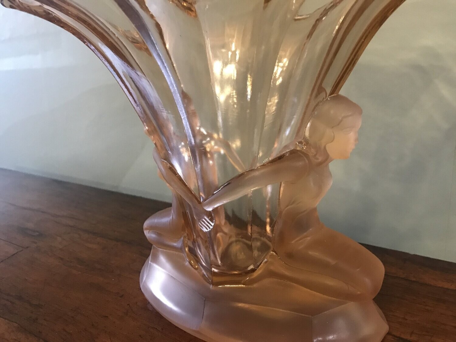Walther and Sohne "Windsor" glass centre piece.