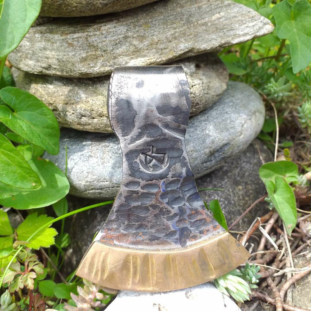 Anhänger aus Leopard 1 und Schmiedebronze Anhänger aus Leopard 1 und Schmiedebronze