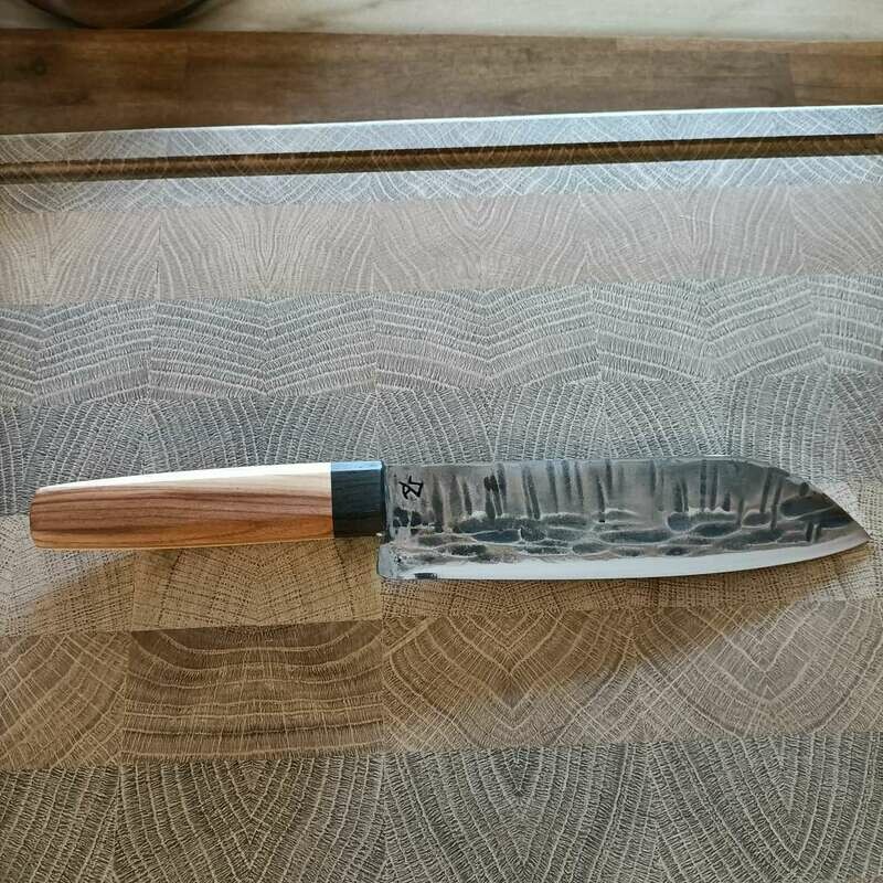 Feines Küchenmesser mit Klinge aus 1.2419. Feines Küchenmesser mit Klinge aus 1.2419.