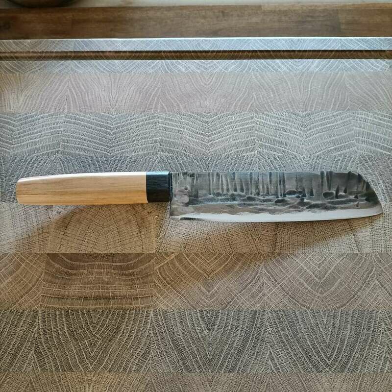 Feines Küchenmesser mit Klinge aus 1.2419. Feines Küchenmesser mit Klinge aus 1.2419.