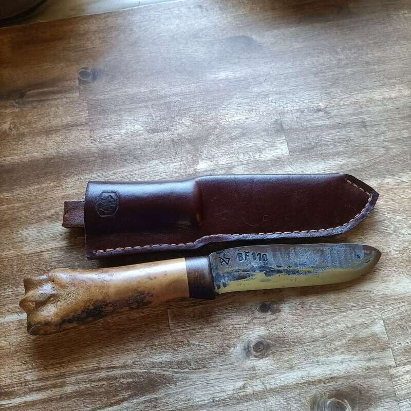 Outdoor knife BF110 with ice age bone. Outdoor knife BF110 with ice age bone.