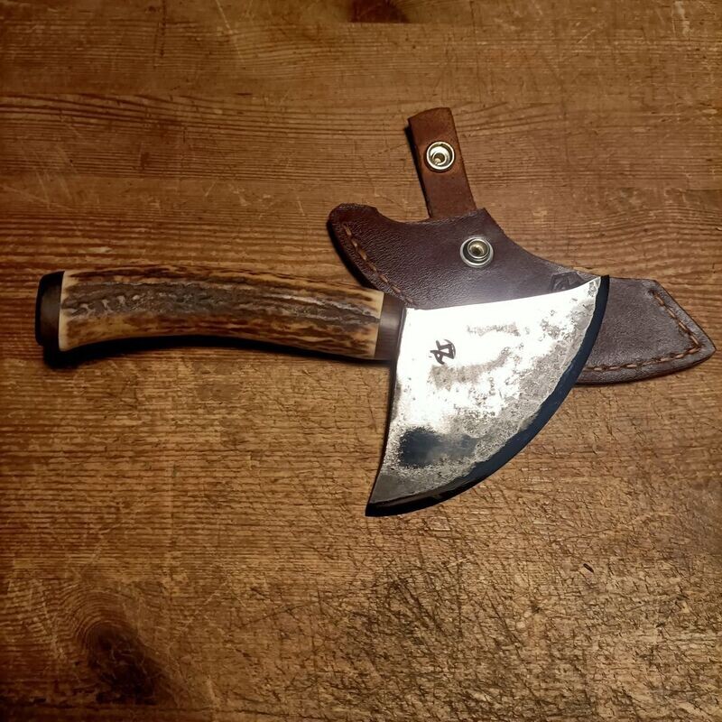 Magisches Dreieck. Universalmesser Magisches Dreieck. Universalmesser