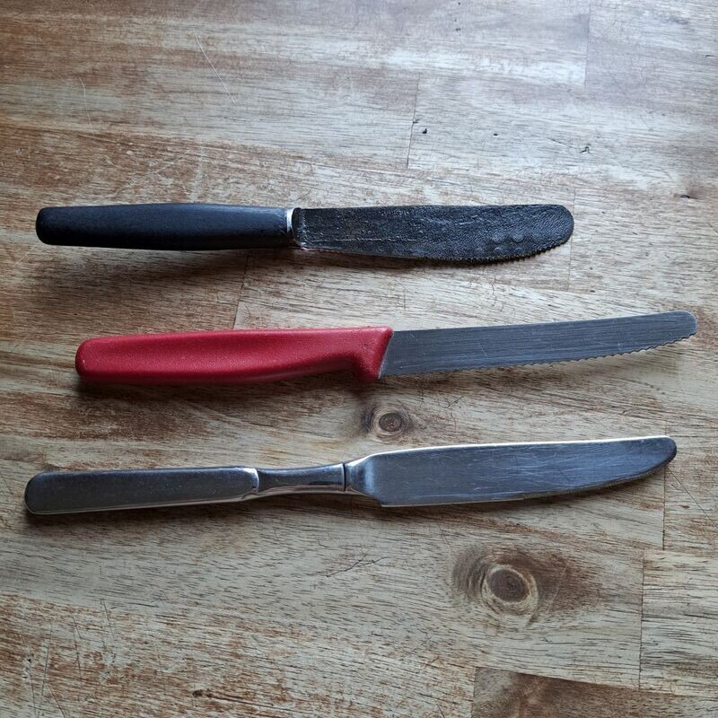 Besteck und Brotzeitmesser mit Wellenschliff Besteck und Brotzeitmesser mit Wellenschliff