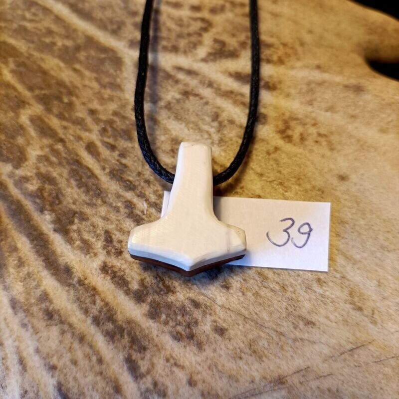 Kettenanhänger Thorhammer aus Mammutelfenbein Kettenanhänger Thorhammer aus Mammutelfenbein