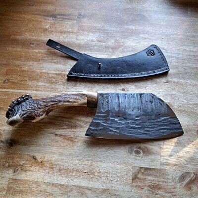 Küchen/ Grill-Beil Kohlenstoffstahl mit Rothirsch Küchen/ Grill-Beil Kohlenstoffstahl mit Rothirsch