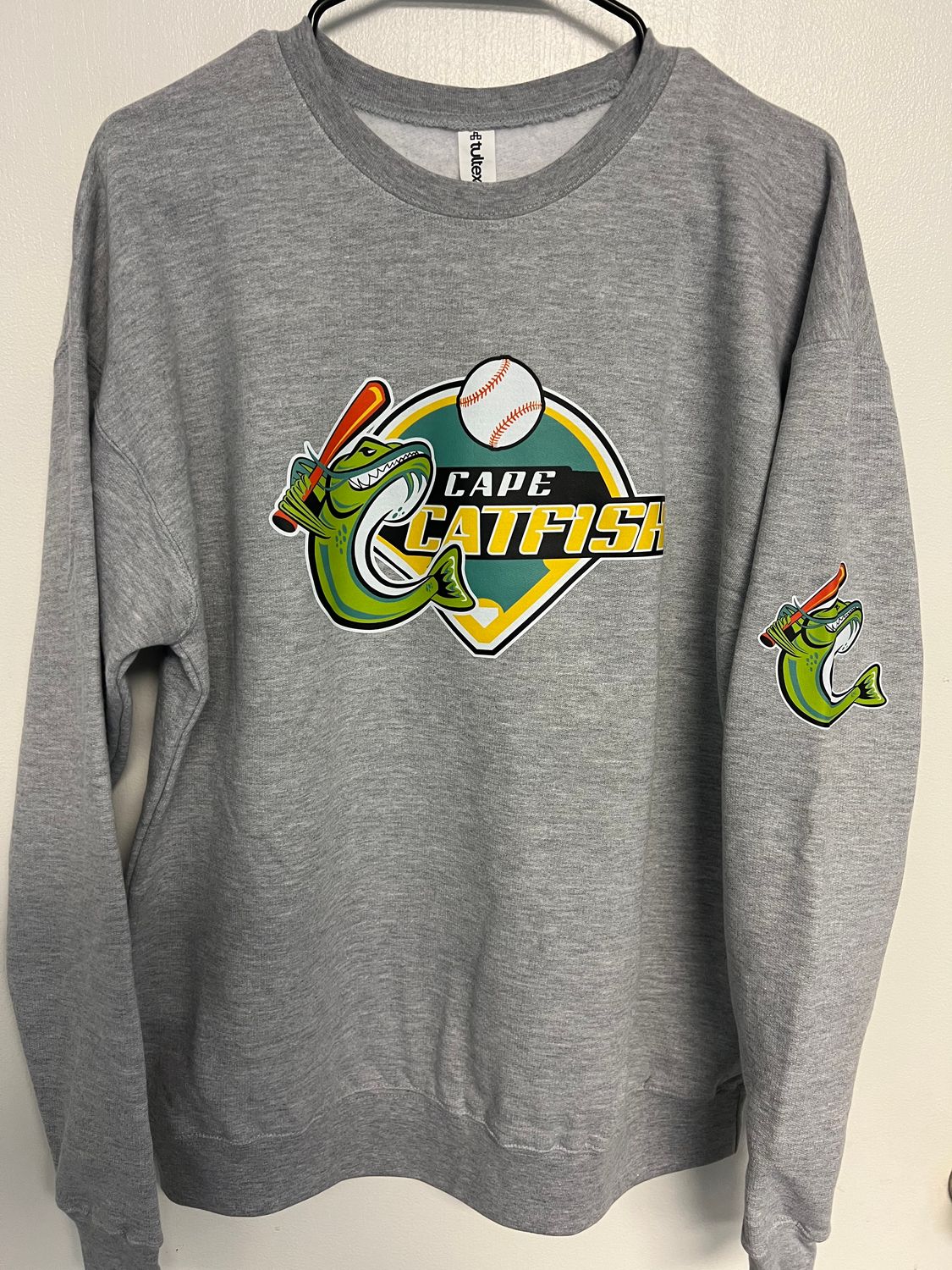 Catfish Gray Crew Neck with Diamond Catfish Logo Sweatshirt with Sleeve hit logo