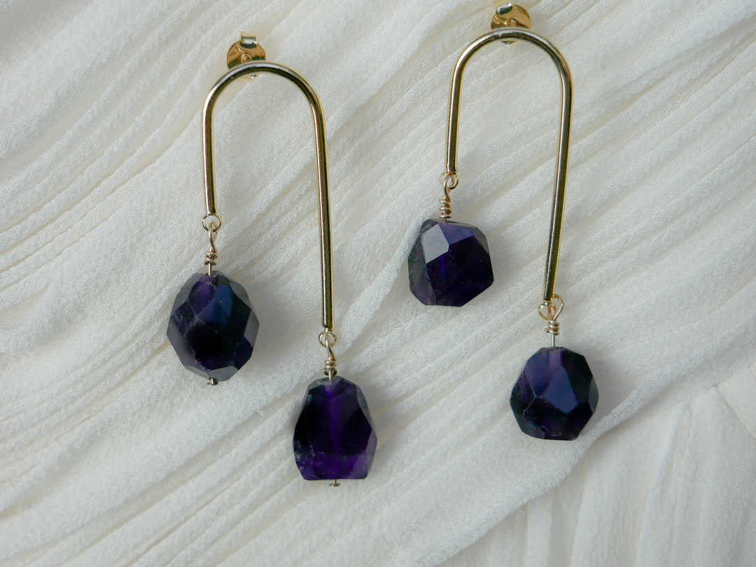 Infinity earrings with sapphire
