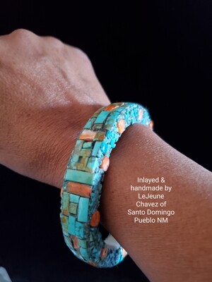 Santo Domingo Pueblo Inlayed bangle bracelet