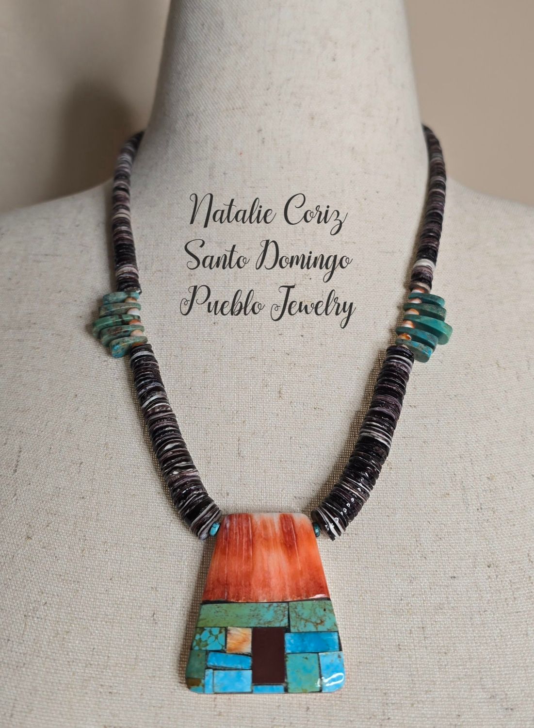 Classic Santo Domingo Pueblo Heshi necklace w/Spiney oyster shell pendant