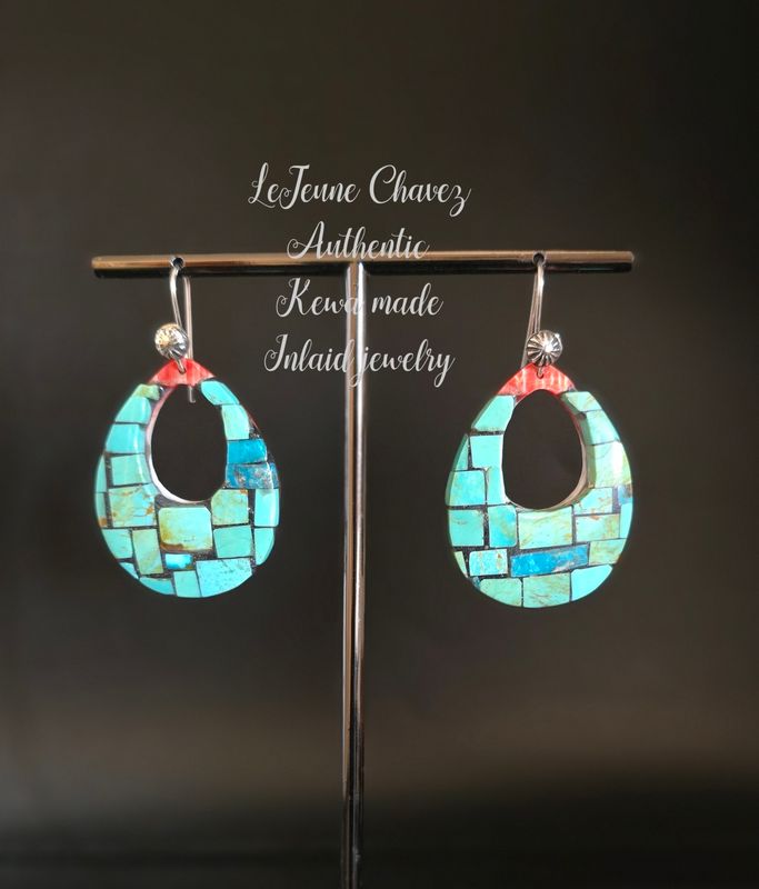 Inlaid Kingman turquoise stones on Spiney Oyster shell. &quot;Chaco Series Collection&quot;