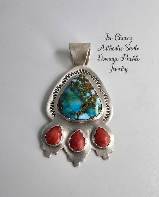 Sterling silver pendant with Beautiful Kingman turquoise stone and Spiney Oyster shells