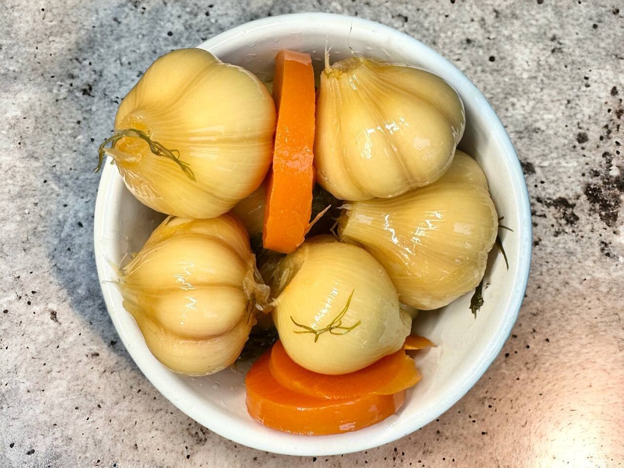 Pickled Garlic / Lb.