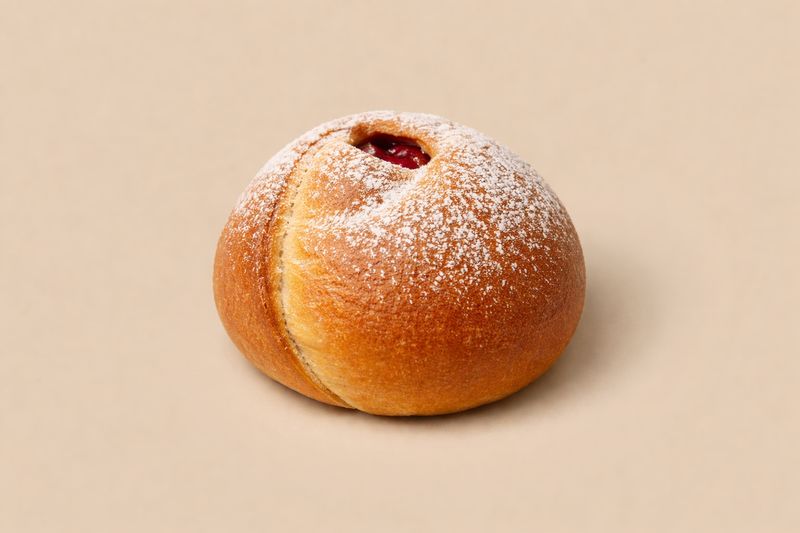 Raspberry bun