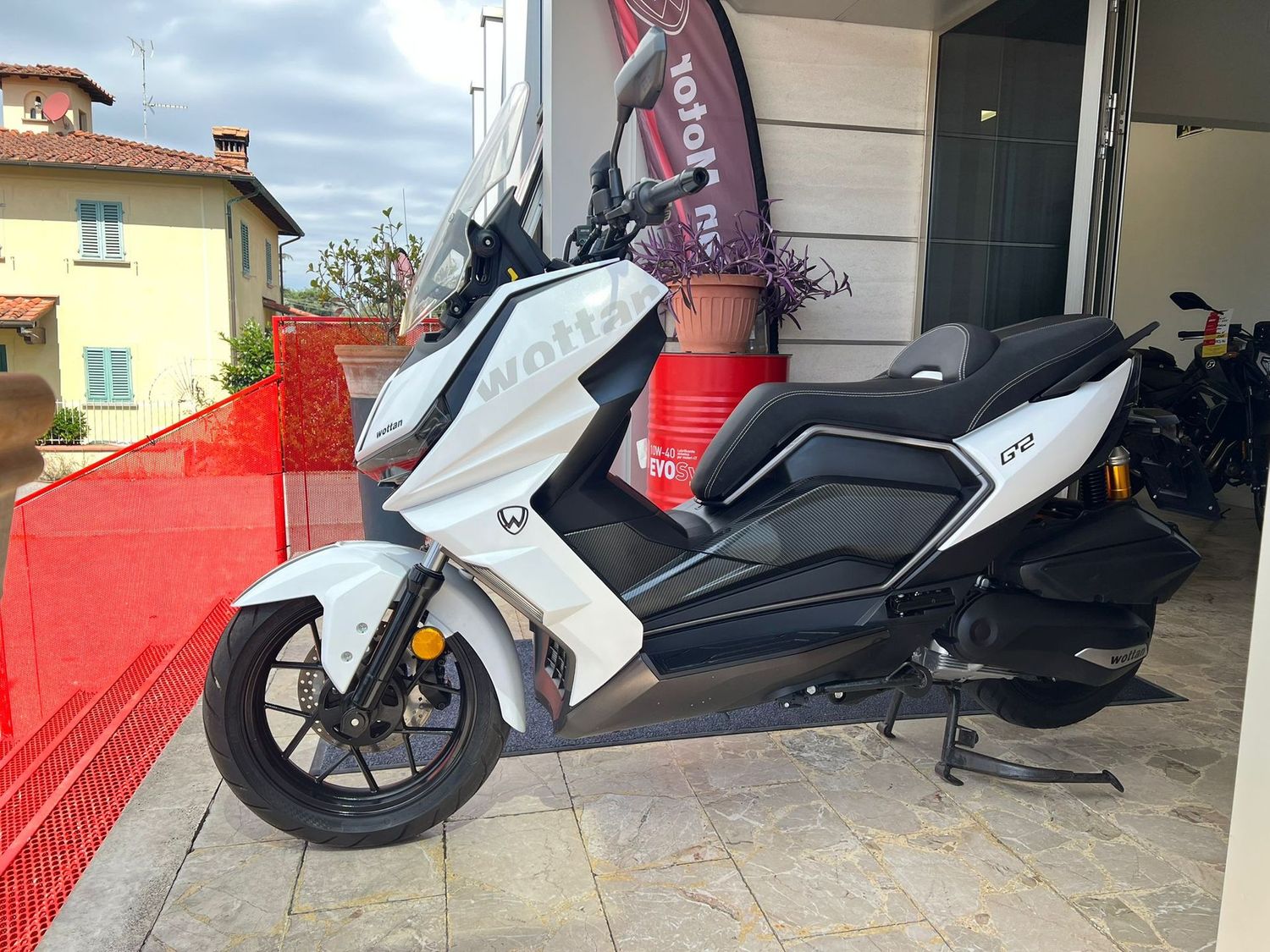 WOTTAN GT2 300 - PREZZO 3300 euro WOTTAN GT2 300 - PREZZO 3300 euro