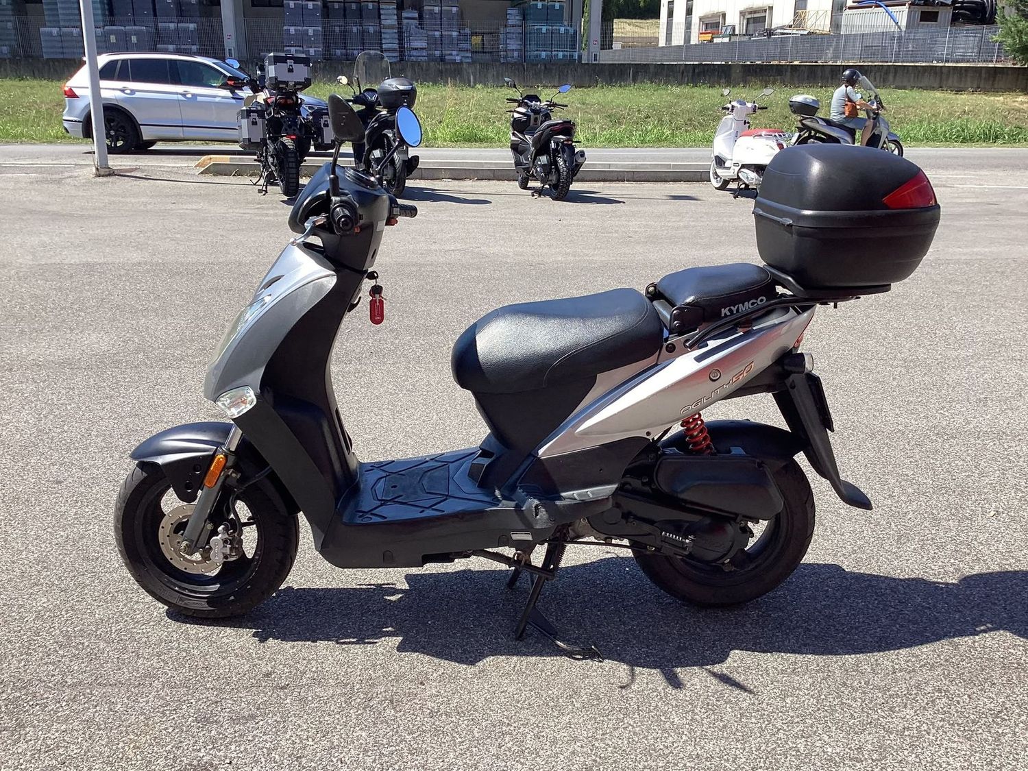 KYMCO AGILITY R12 -50 cc - PREZZO 900 euro KYMCO AGILITY R12 -50 cc - PREZZO 900 euro