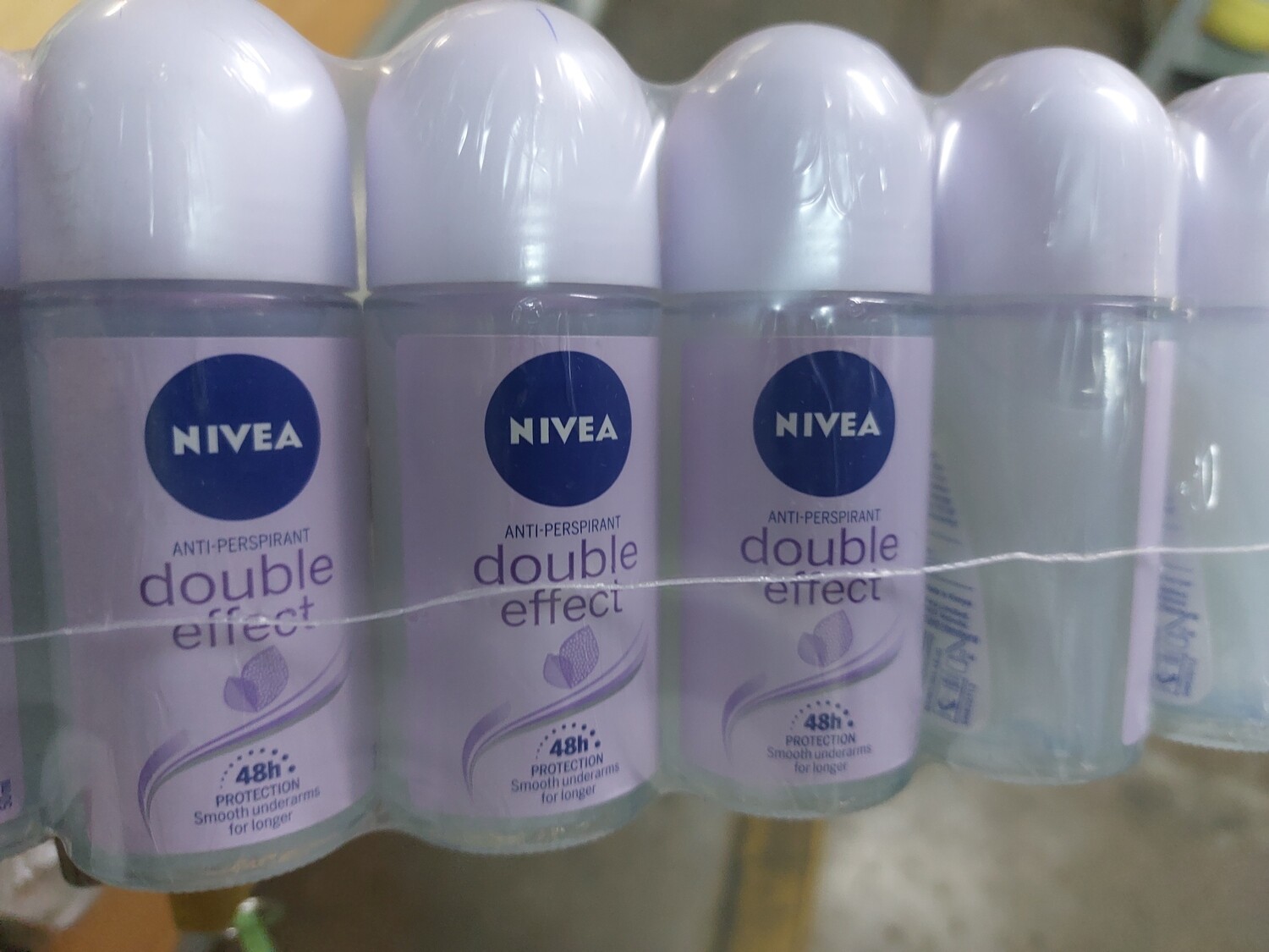 NIVEA WOMEN ROLL ON (DEODRANT)