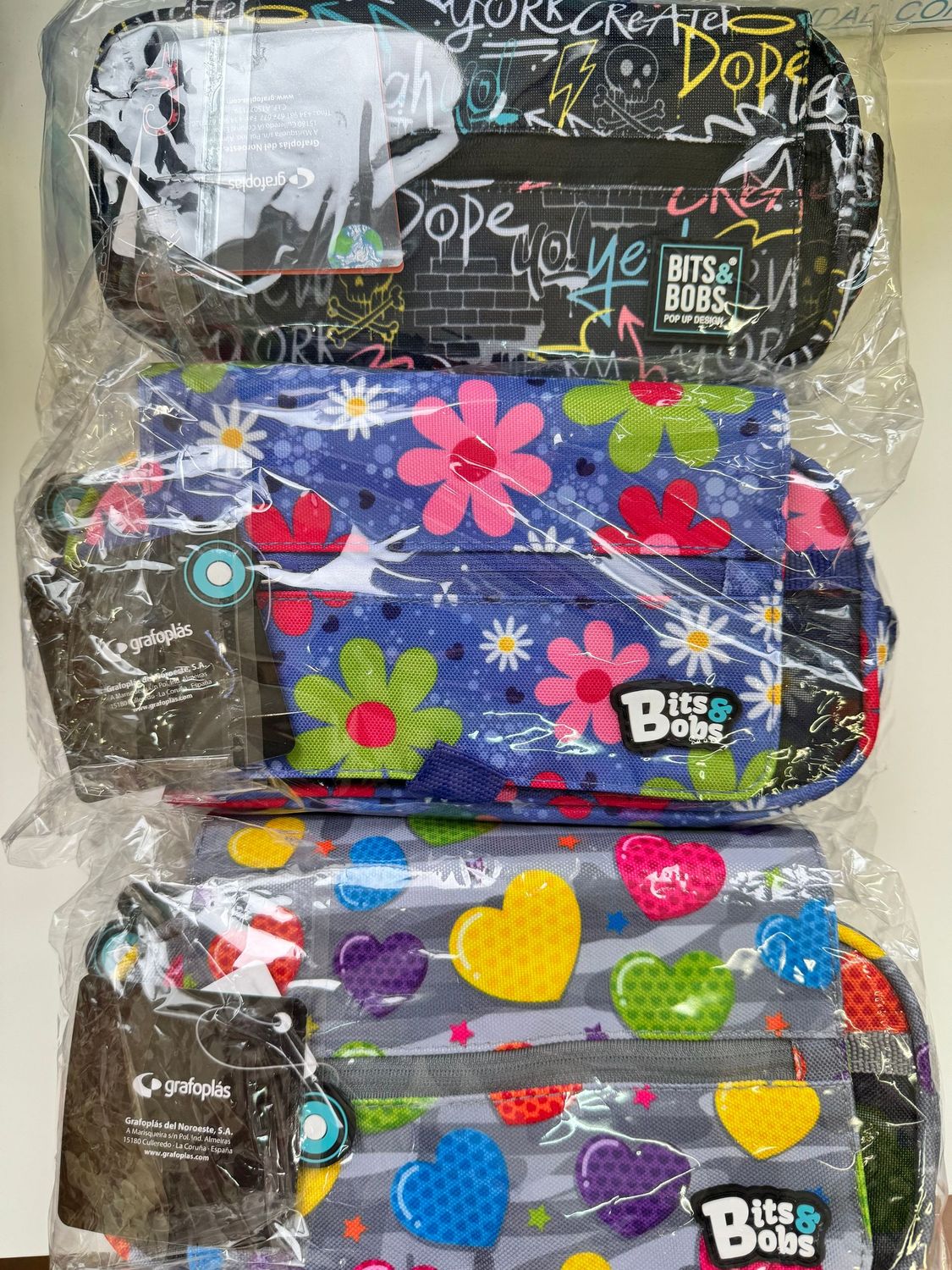 Estuche 3º y 4º tres compartimentos colores estampados sin materiales
