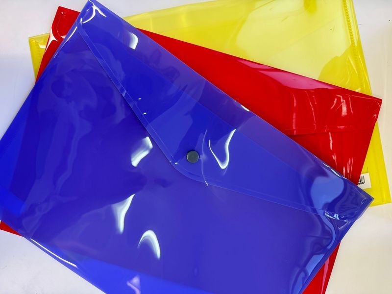 Sobre de plástico tamaño folio 3 unidades diferentes colores