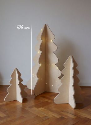 Tall Stadthus Christmas tree – new design