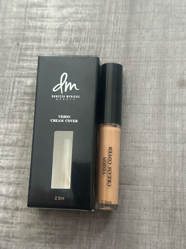 Danessa Myricks Beauty Mini Foundation - Vision Cream Cover W04
