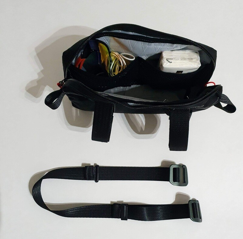 Flying Horse 1 (black)
