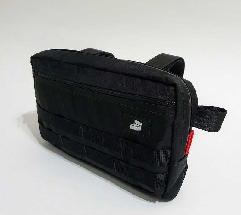 Flying Horse 1 (black)