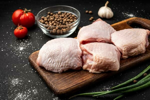 Fresh Chicken Thighs Bone In &amp; Skin On 10 pieces