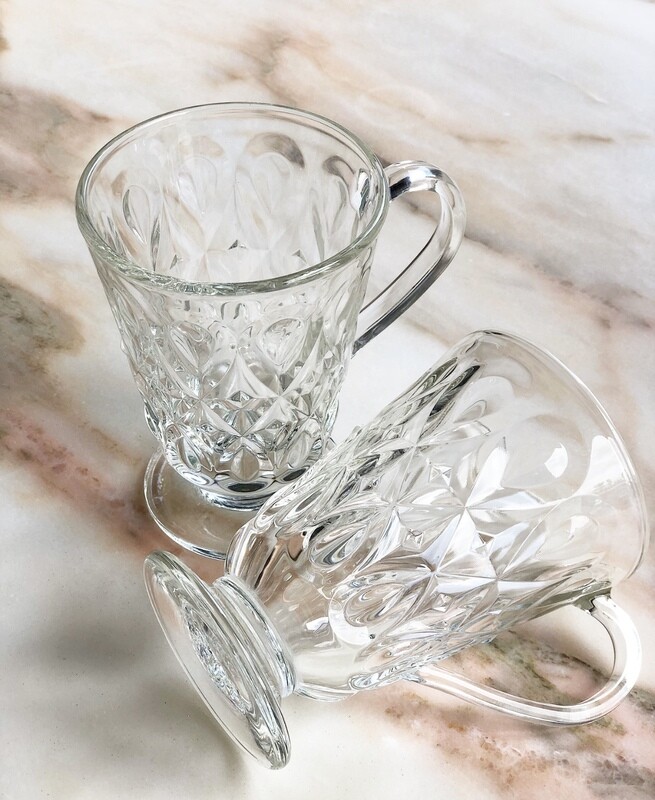Teardrop Design Hot Chocolate Glass Mug