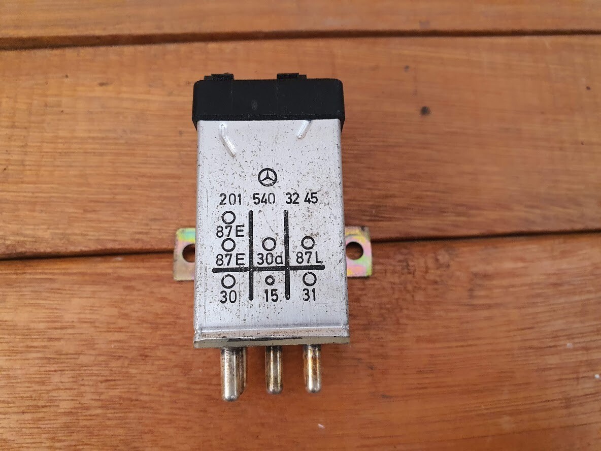 MercedesBenz Overvoltage Protection Relay 2015403245