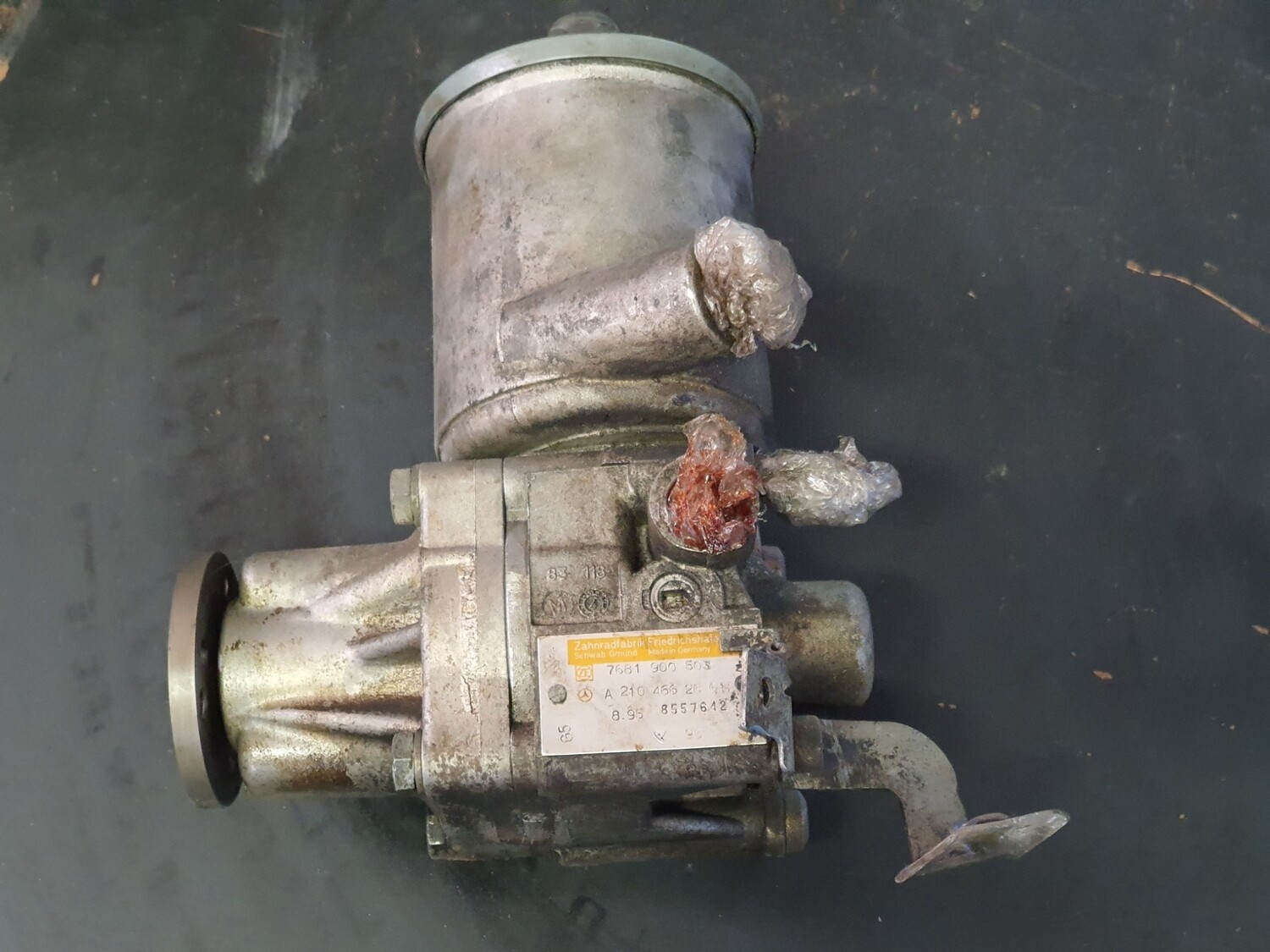 MercedesBenz Power Steering Pump (W124/W202)
