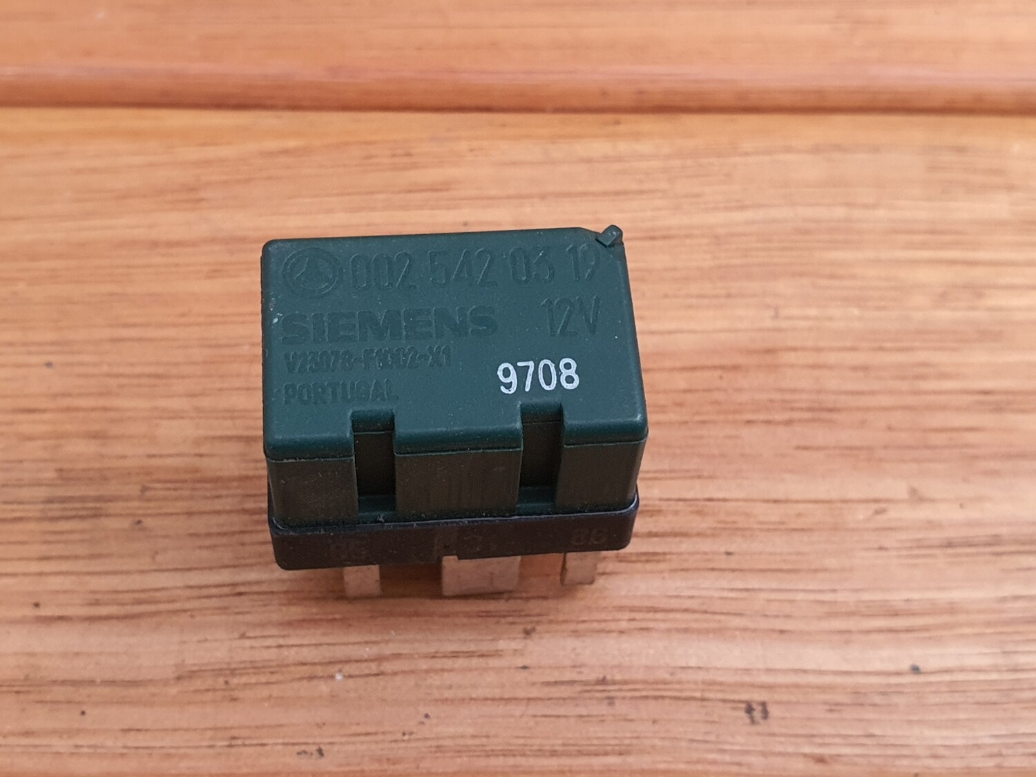 MercedesBenz Washer Pump Relay (W210/W202)