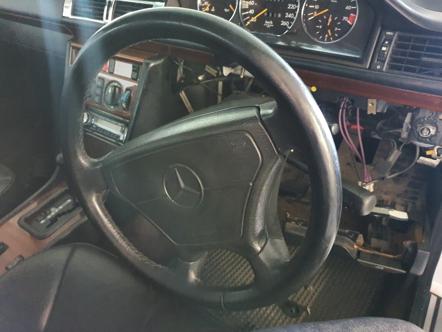 Mercedes-Benz Sportline Steering Wheel (W124)