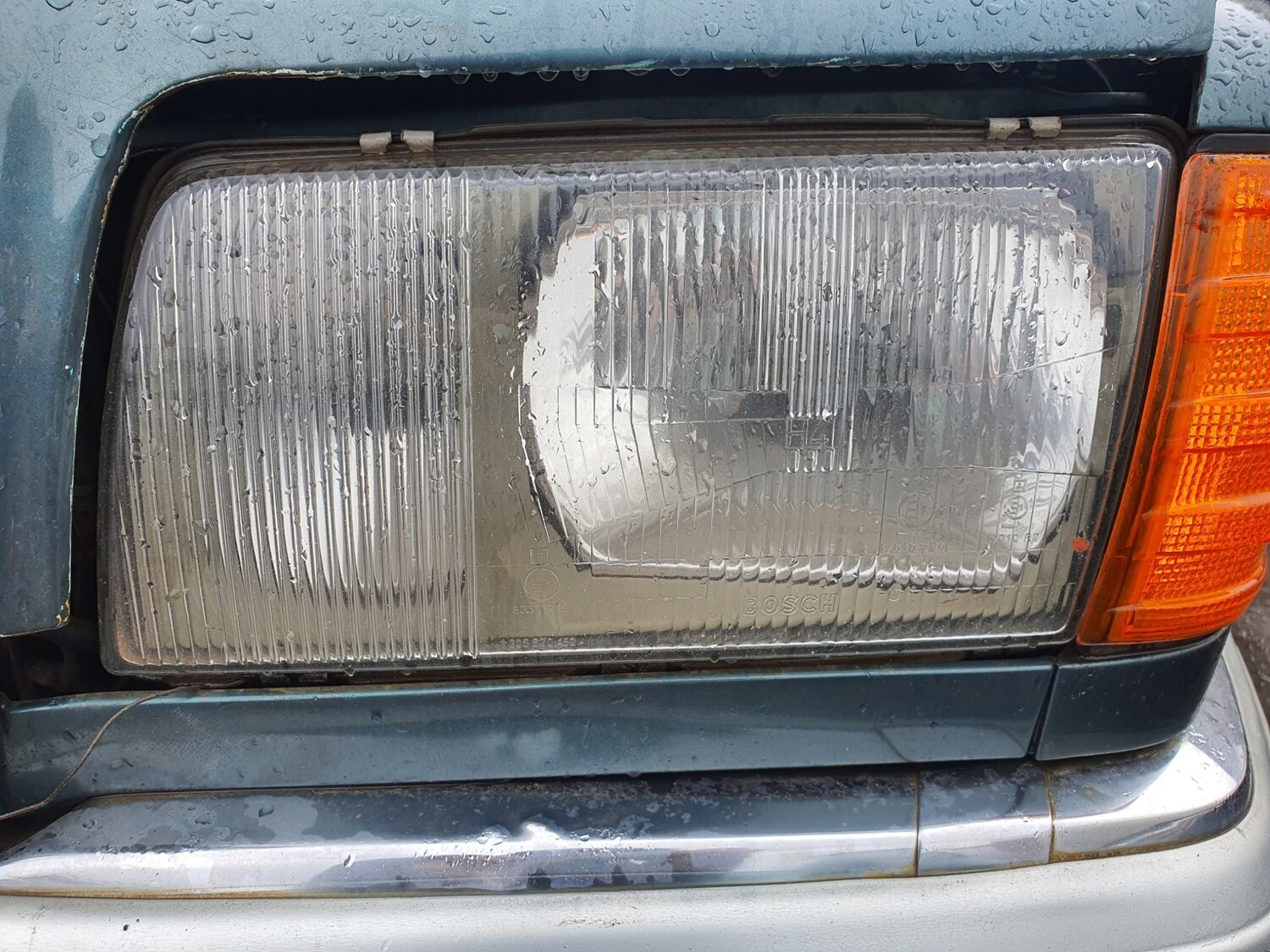 Mercedes-Benz Left Headlight (W126)