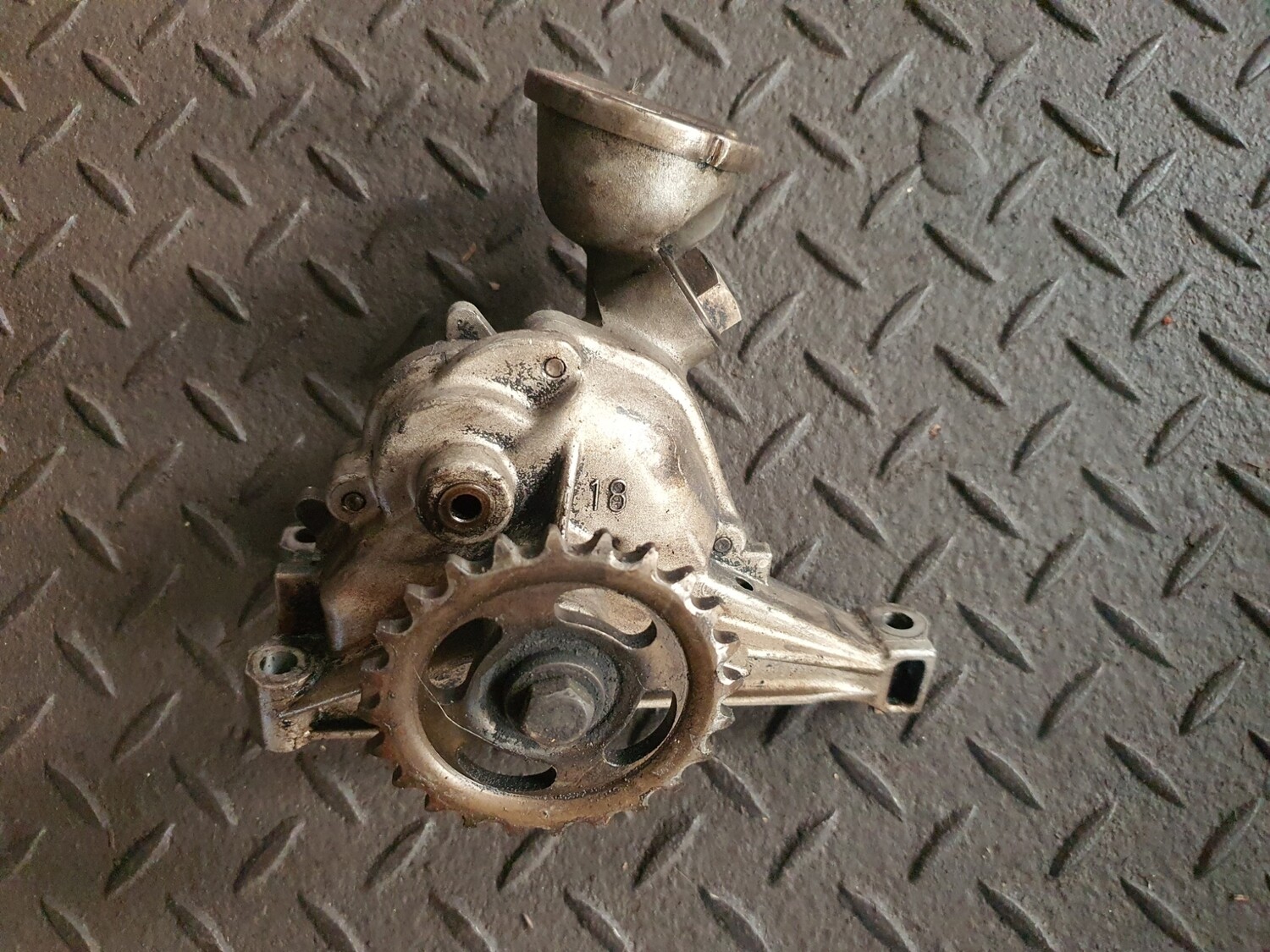 Mercedes-Benz Oil Pump 111181020 (M111 W124)