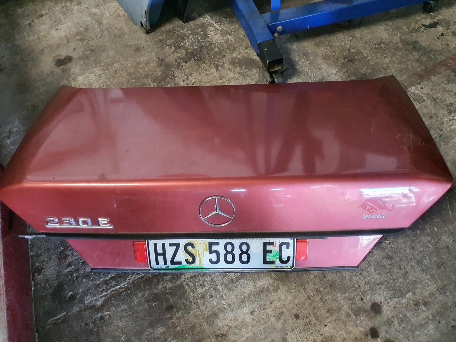 Mercedes-Benz Pre-Facelift Boot Lid (W124)