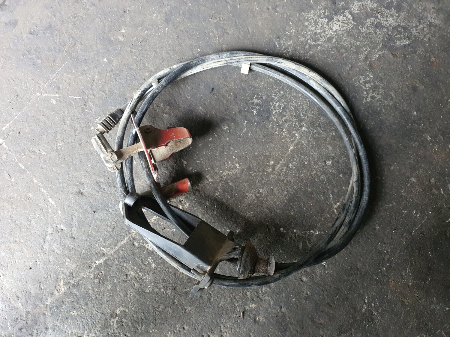 Mercedes-Benz Bonnet Cable (W124)