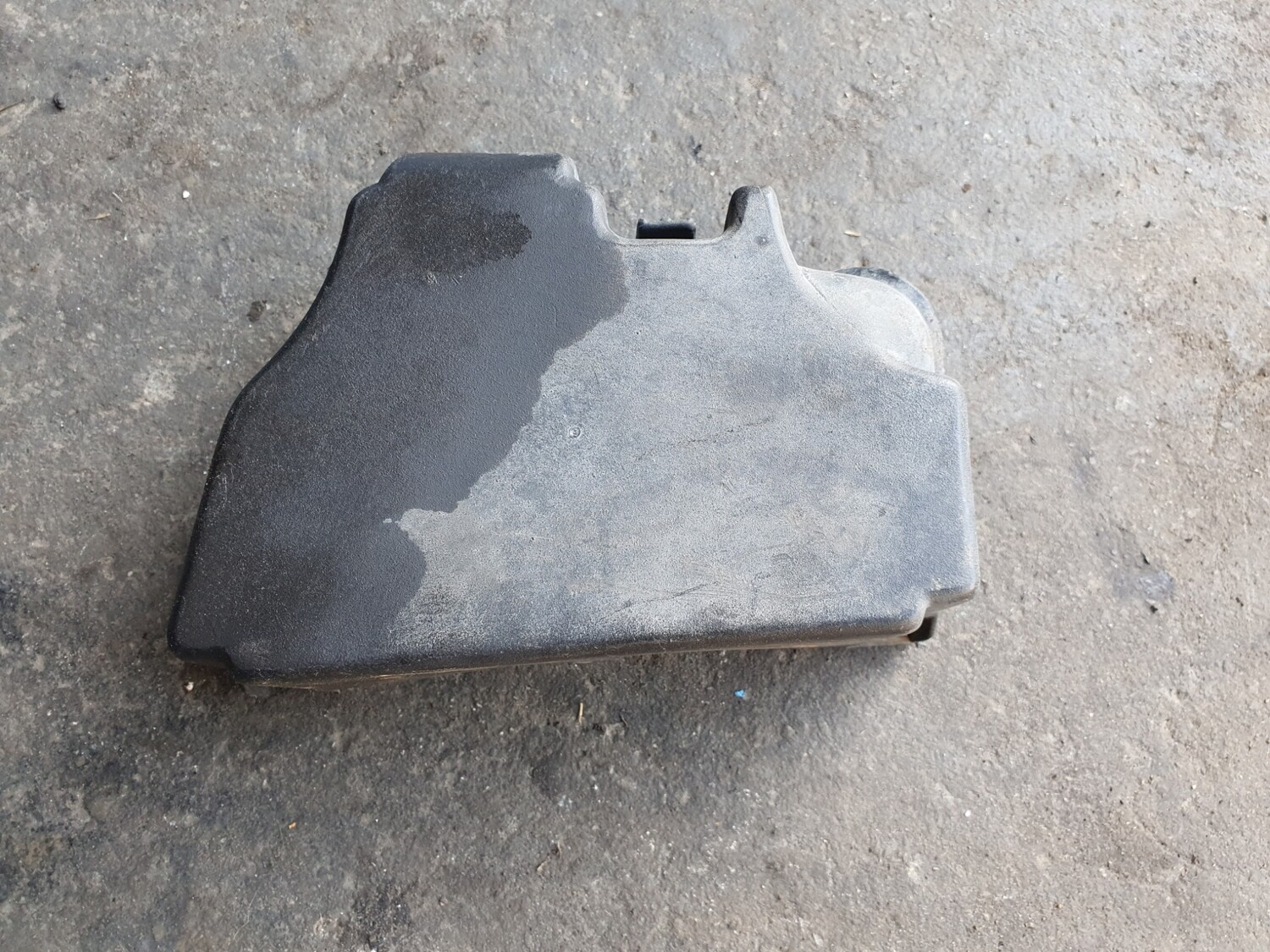 Mercedes-Benz Fuse Box Relay Cover (W123)
